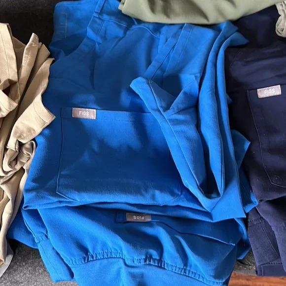 Figs Srubs - Picture 4 of 12